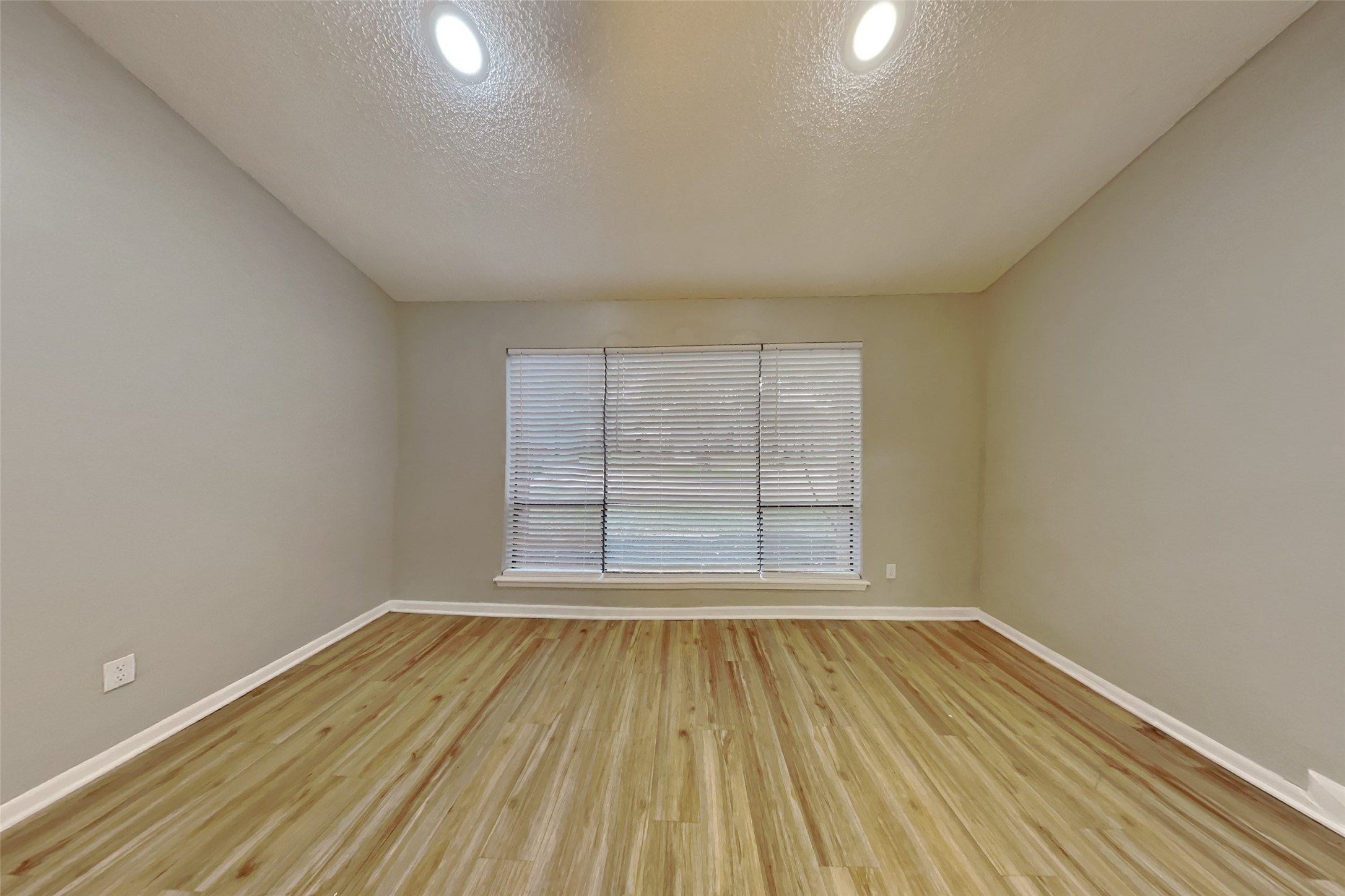 542 Enchanted Hollow Drive Spring, TX 77388 - Photo 3 of 19