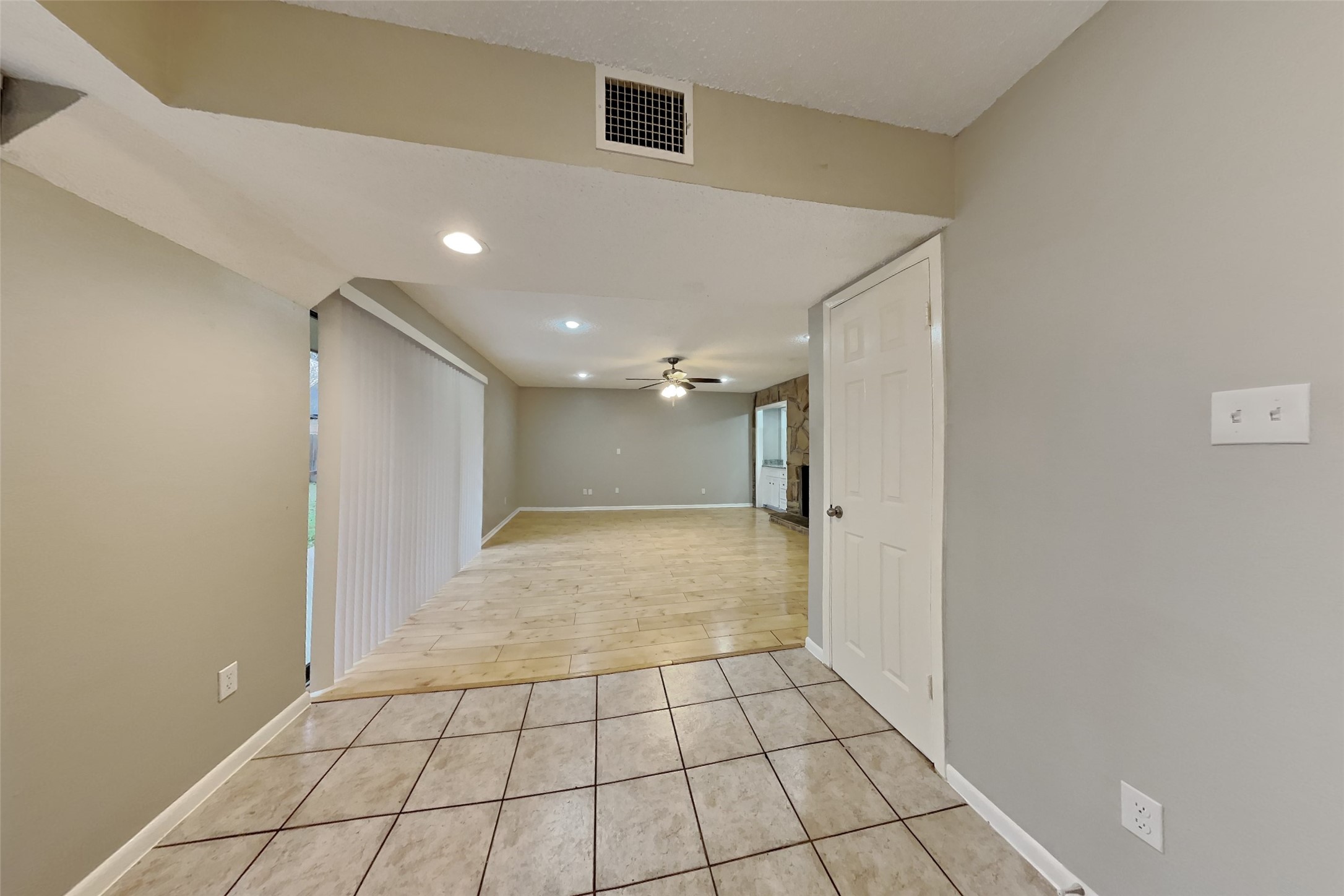 542 Enchanted Hollow Drive Spring, TX 77388 - Photo 8 of 19