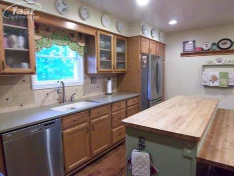 821 Raymond Road Owosso, MI 48867 - Photo 2 of 11 20401976-1.JPG