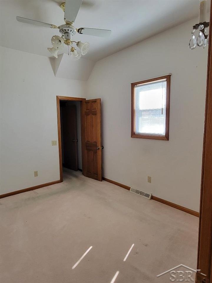 15575 Lakefield Road Hemlock, MI 48626 - Photo 10 of 21 50073122-9.JPG