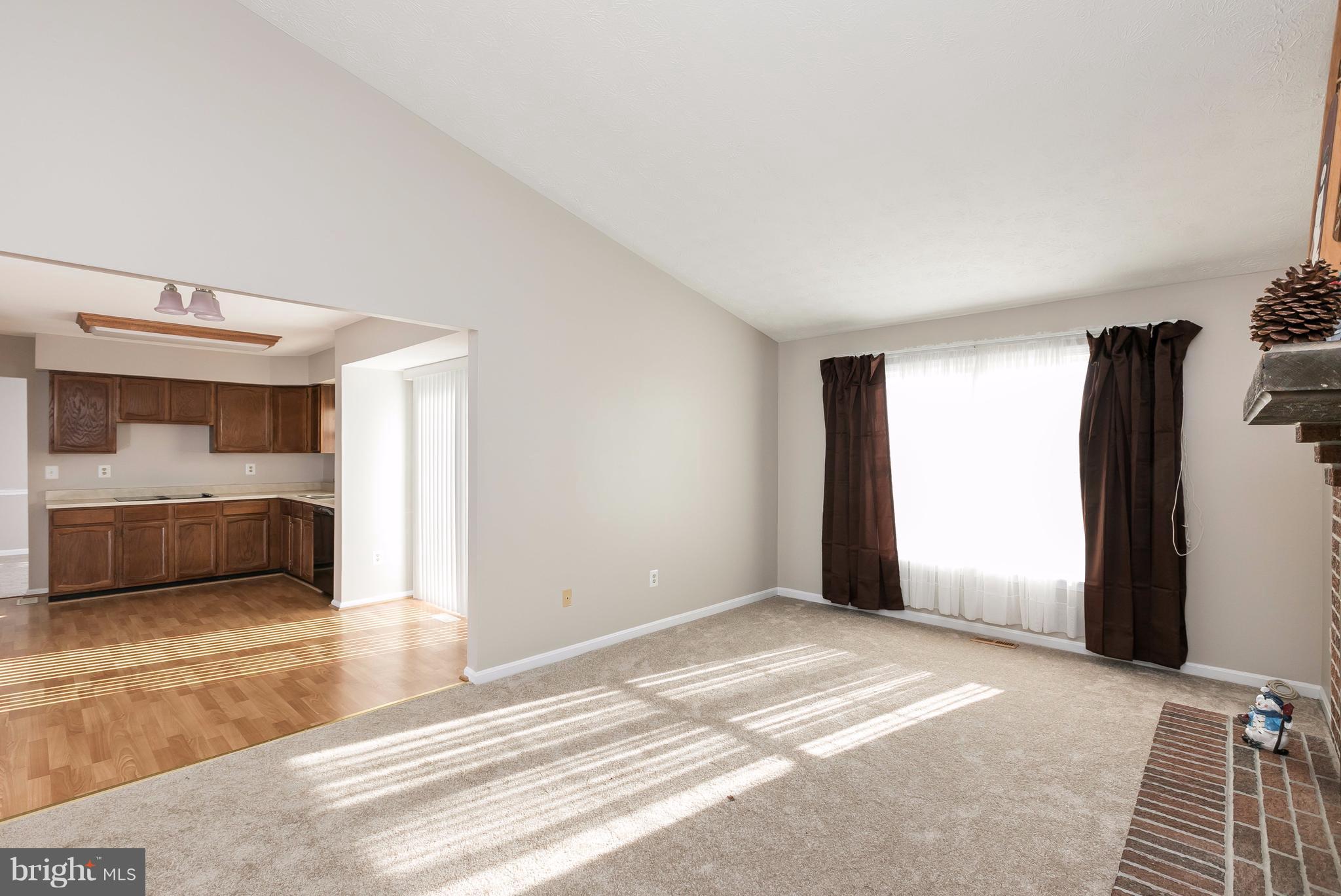 9223 Ramblebrook Road Baltimore, MD 21236 - Photo 8 of 27 Family Room