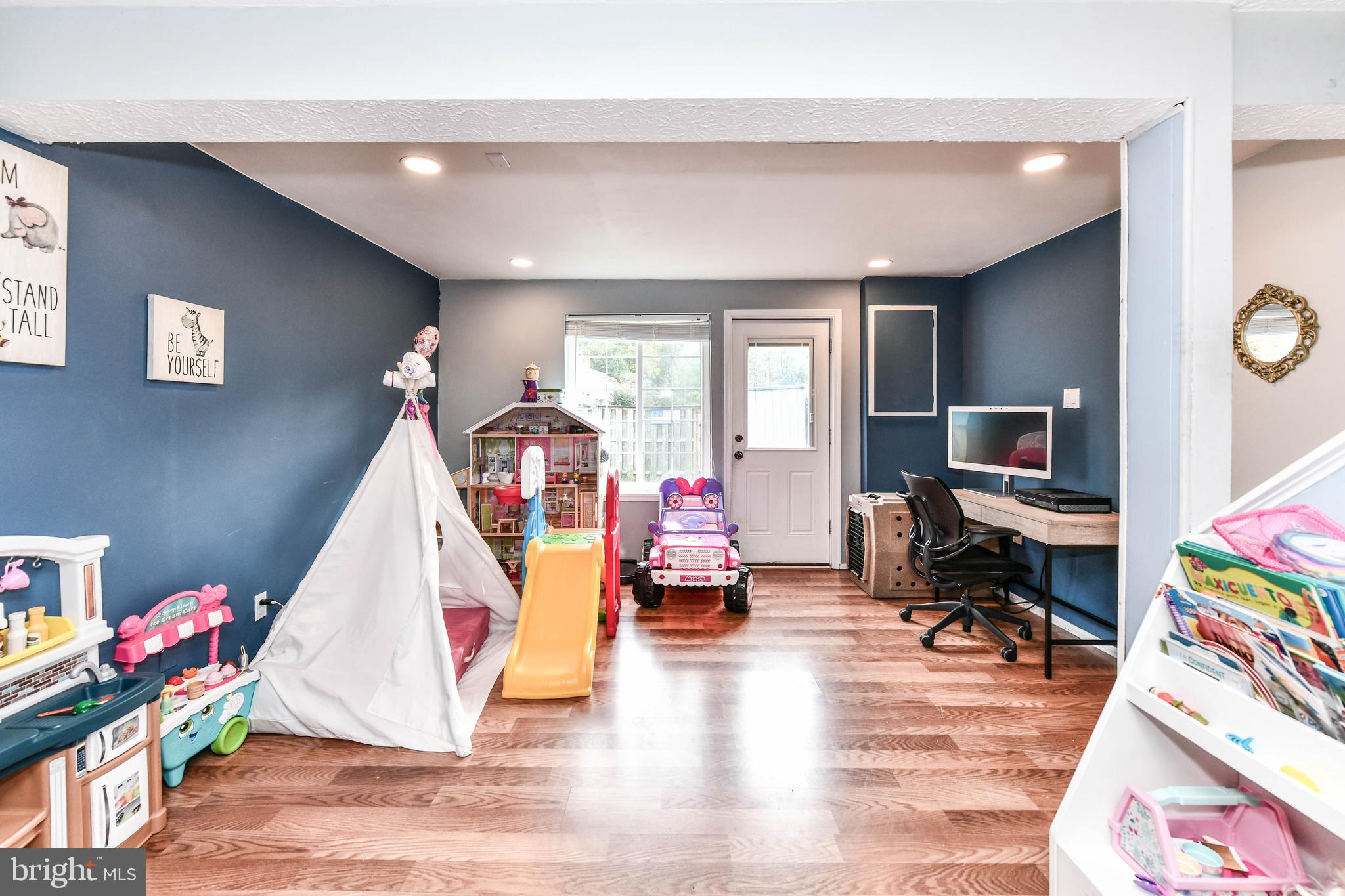 8240 Crestmont Circle Springfield, VA 22153 - Photo 18 of 24 Walk out to backyard