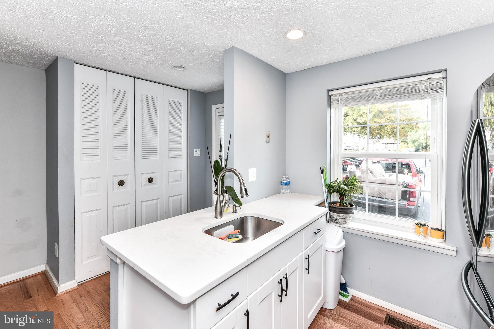 8240 Crestmont Circle Springfield, VA 22153 - Photo 5 of 24 Open feel