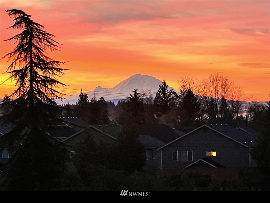 1621 Seattle Hill Road, Unit Z2 Bothell, WA 98012 - Photo 2 of 35 a view of outdoor space and city view