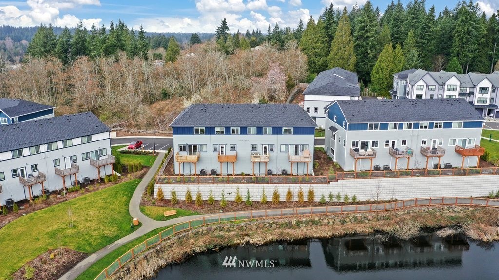 1621 Seattle Hill Road, Unit Z2 Bothell, WA 98012 - Photo 28 of 35 a view of a water fountain in front of building