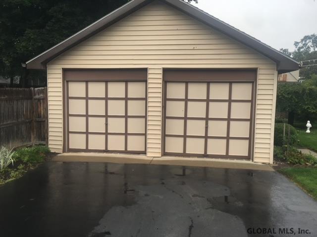 837 Cleveland Avenue Schenectady, NY 12306 - Photo 2 of 19