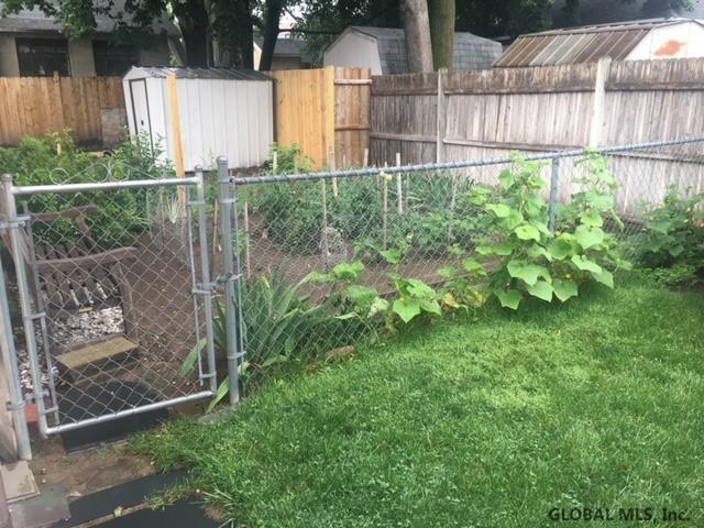 837 Cleveland Avenue Schenectady, NY 12306 - Photo 6 of 19