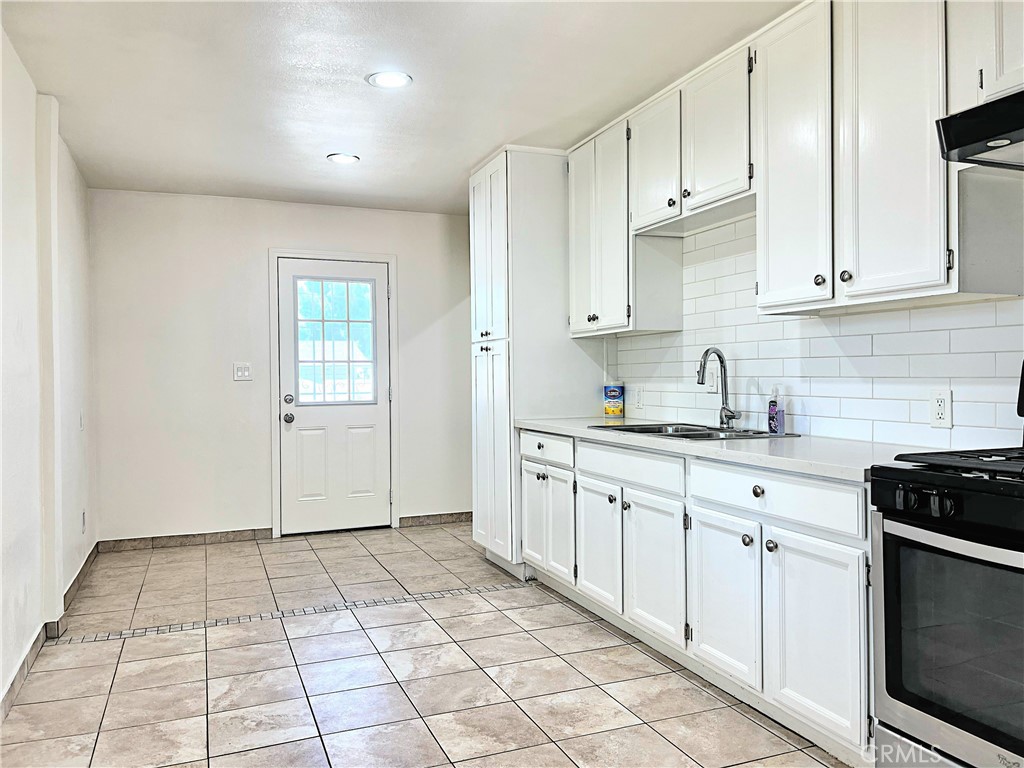 1143 Elizabeth Lake Road Palmdale, CA 93551 - Photo 17 of 67