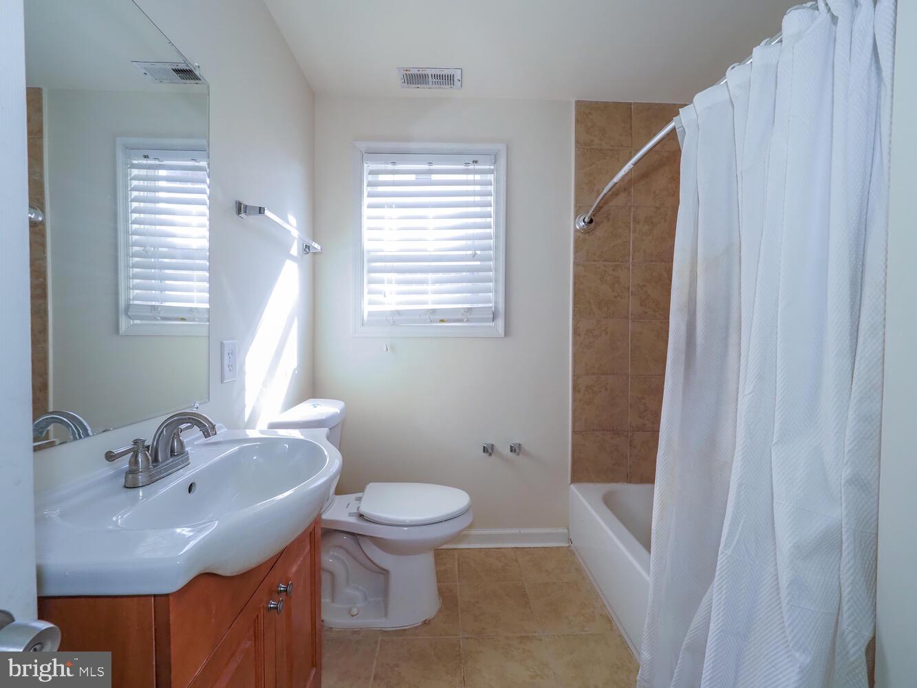 8437 Church Road Pasadena, MD 21122 - Photo 33 of 53 Main Level Bath