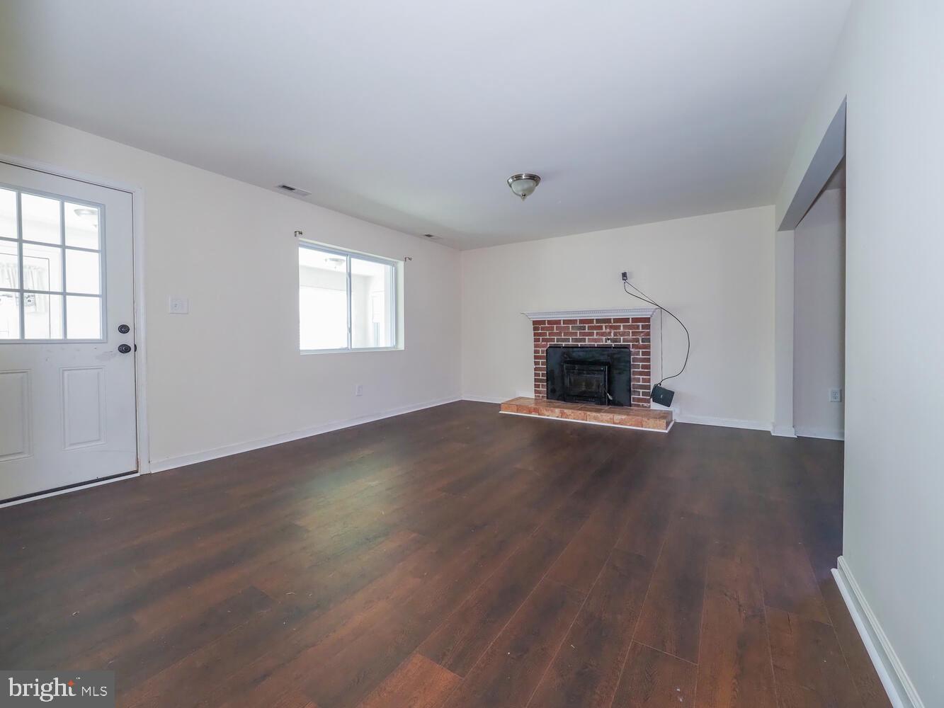 8437 Church Road Pasadena, MD 21122 - Photo 4 of 53 Living Room View