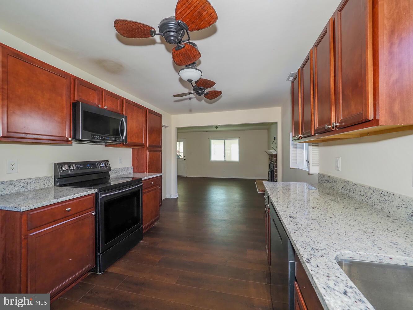 8437 Church Road Pasadena, MD 21122 - Photo 10 of 53 Kitchen