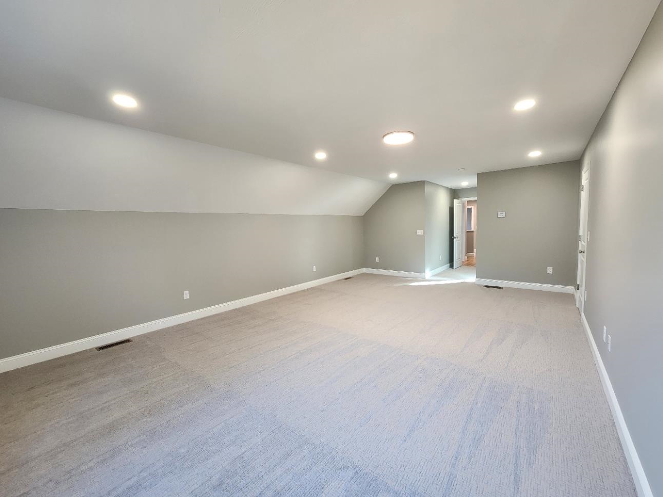 16 Millstone Drive Concord, NH 03301 - Photo 4 of 31