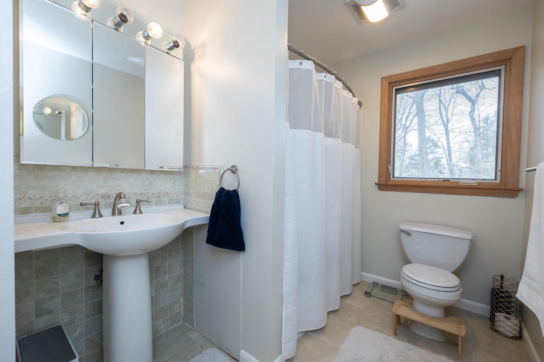 25 Greenvale Road Cherry Hill, NJ 08034 - Photo 11 of 28 Updated Bathroom .