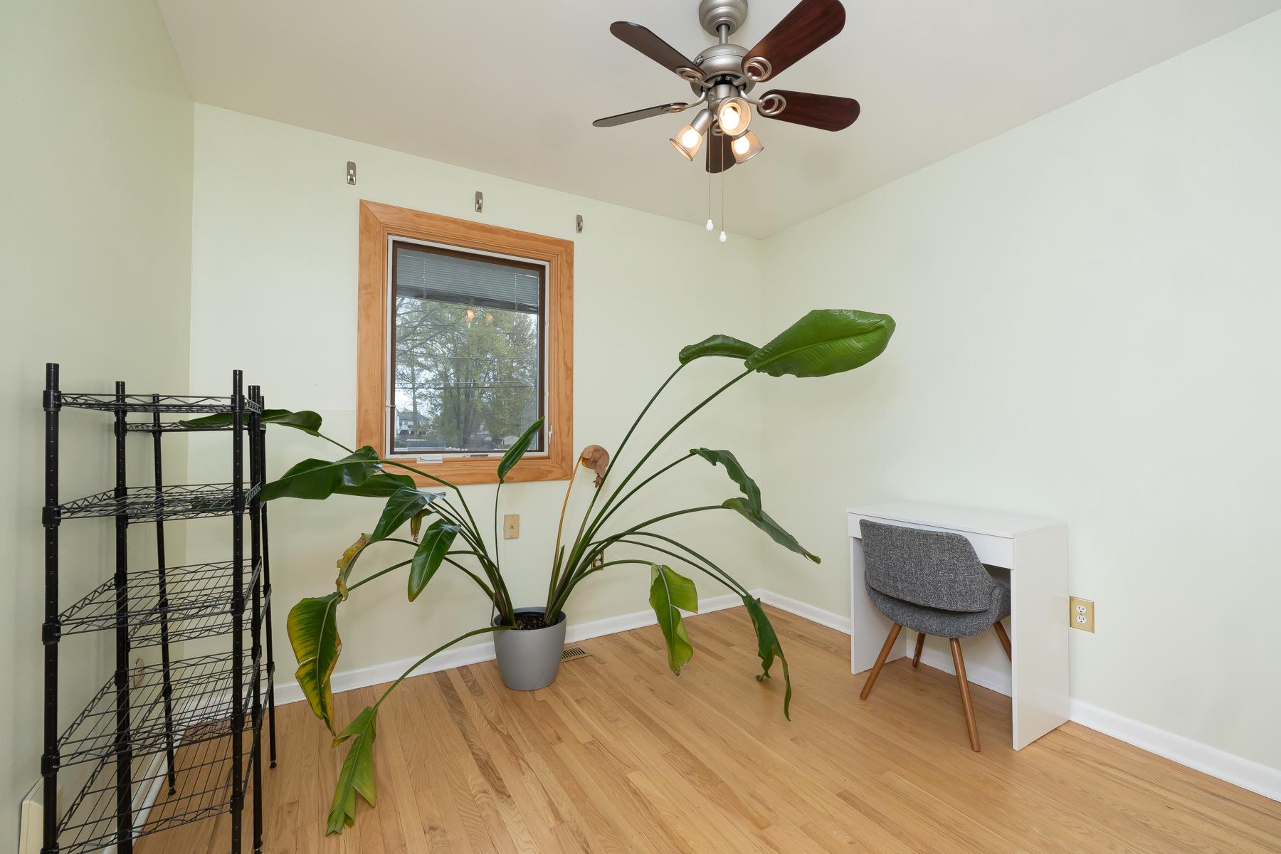 25 Greenvale Road Cherry Hill, NJ 08034 - Photo 14 of 28 Bedroom #3 currently being used as an Office