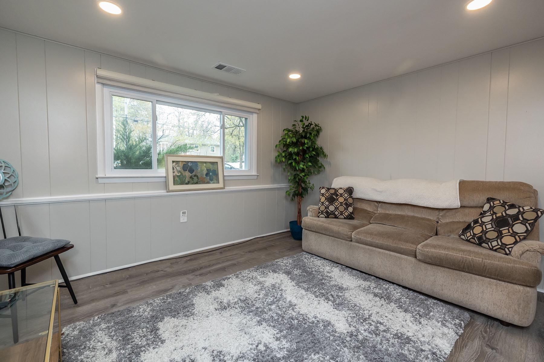 25 Greenvale Road Cherry Hill, NJ 08034 - Photo 19 of 28 Good size Den.