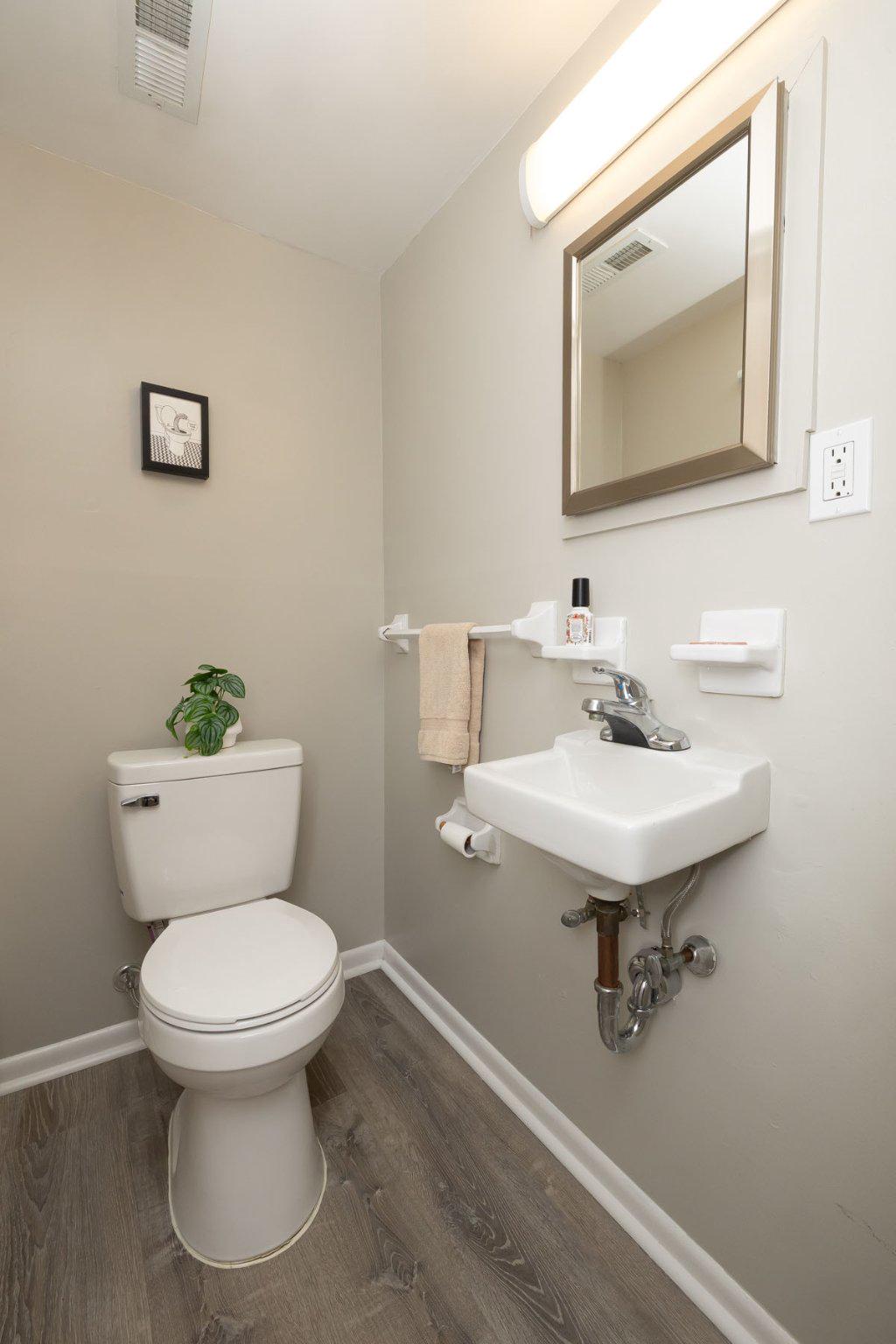 25 Greenvale Road Cherry Hill, NJ 08034 - Photo 22 of 28 Half Bath off Family Rm.
