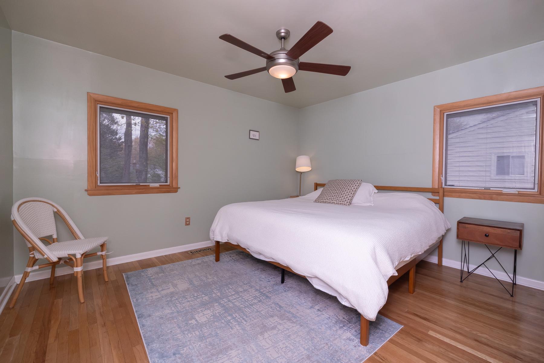 25 Greenvale Road Cherry Hill, NJ 08034 - Photo 10 of 28 King bed and still plenty of room.