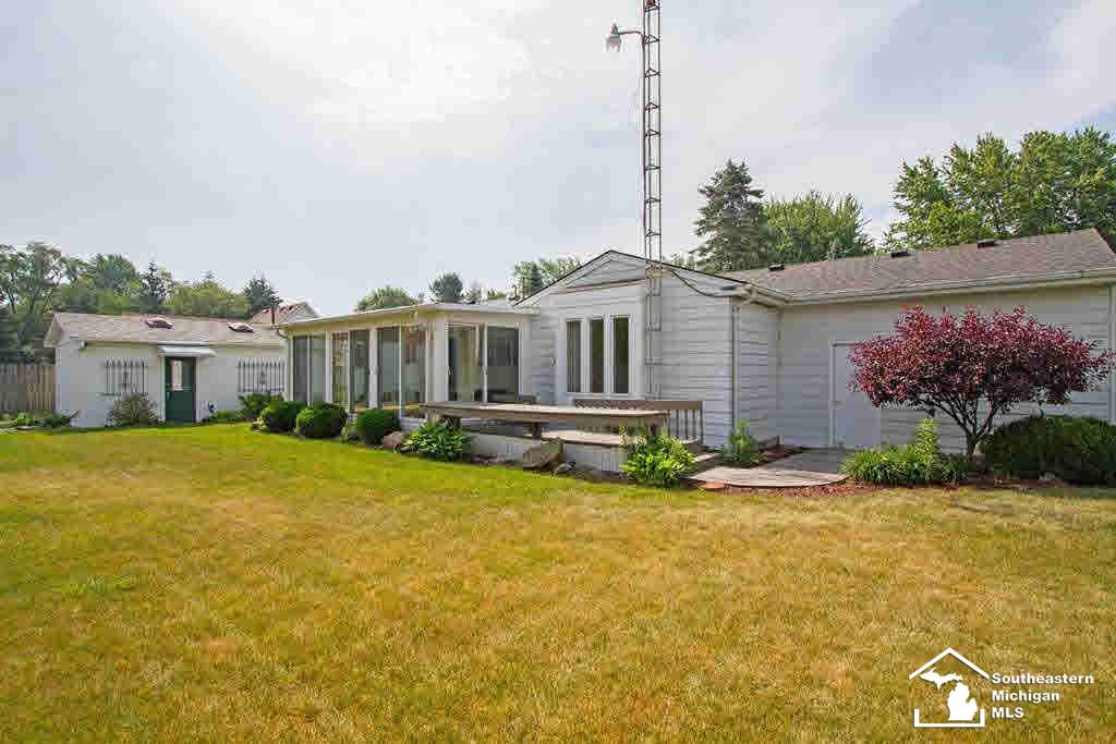 2450 West Erie Road Temperance, MI 48182 - Photo 23 of 28 21177843-22.JPG