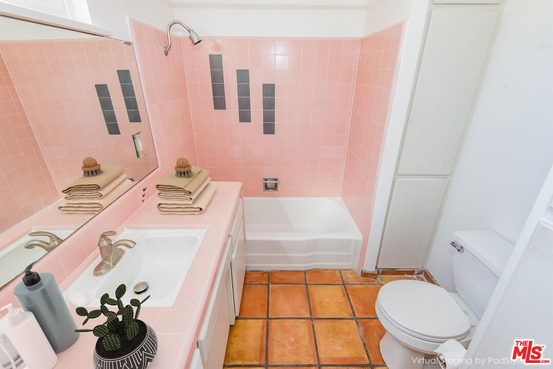 8531 Walnut Drive Los Angeles, CA 90046 - Photo 14 of 17 a bathroom with a sink toilet and shower