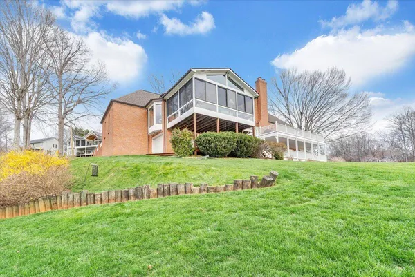 $2,200,000 | 1300 Pats Drive, Moneta, VA 24121