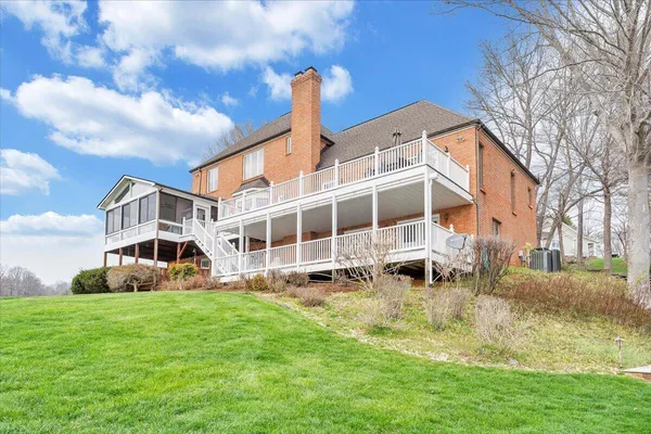 $2,200,000 | 1300 Pats Drive, Moneta, VA 24121