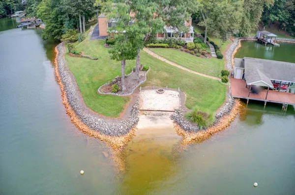 $2,200,000 | 1300 Pats Drive, Moneta, VA 24121