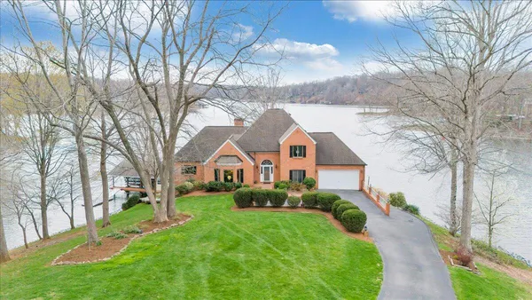 $2,200,000 | 1300 Pats Drive, Moneta, VA 24121