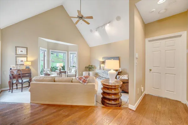 $2,200,000 | 1300 Pats Drive, Moneta, VA 24121