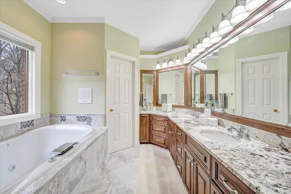 $2,200,000 | 1300 Pats Drive, Moneta, VA 24121