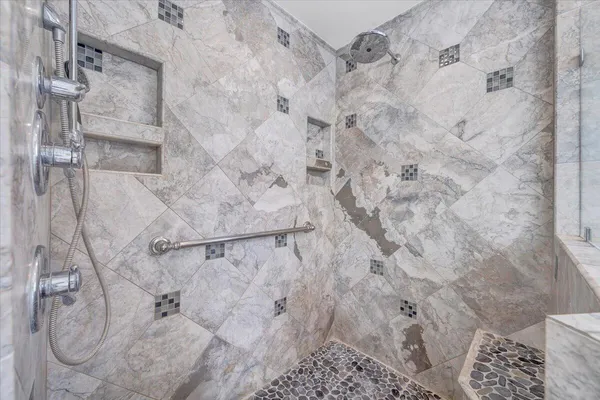 $2,200,000 | 1300 Pats Drive, Moneta, VA 24121