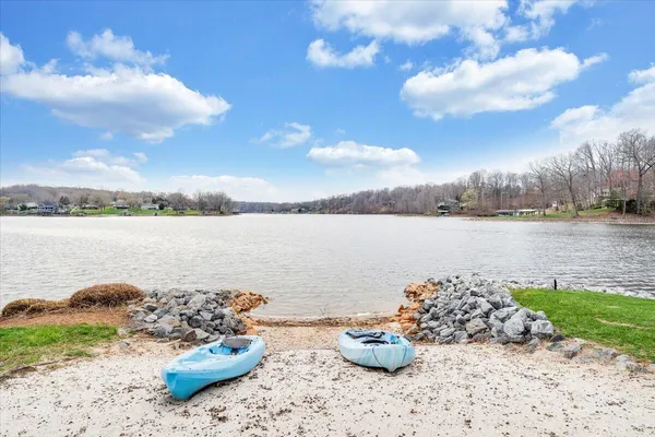$2,200,000 | 1300 Pats Drive, Moneta, VA 24121