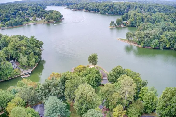 $2,200,000 | 1300 Pats Drive, Moneta, VA 24121