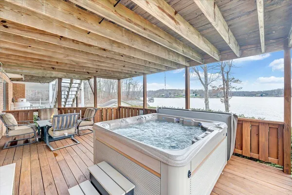 $2,200,000 | 1300 Pats Drive, Moneta, VA 24121