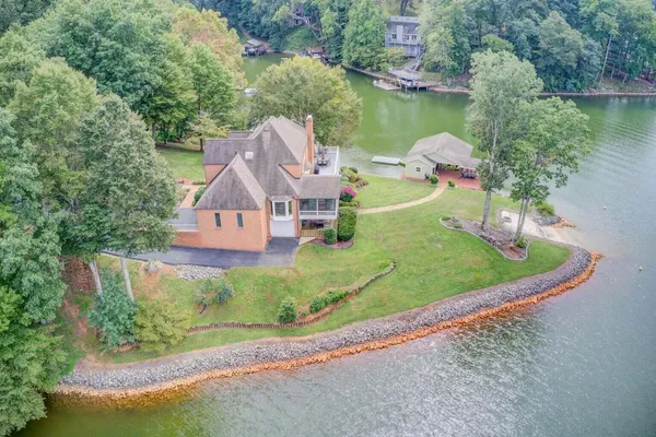 $2,200,000 | 1300 Pats Drive, Moneta, VA 24121