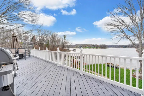 $2,200,000 | 1300 Pats Drive, Moneta, VA 24121