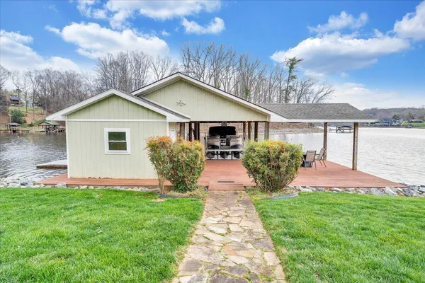 $2,200,000 | 1300 Pats Drive, Moneta, VA 24121