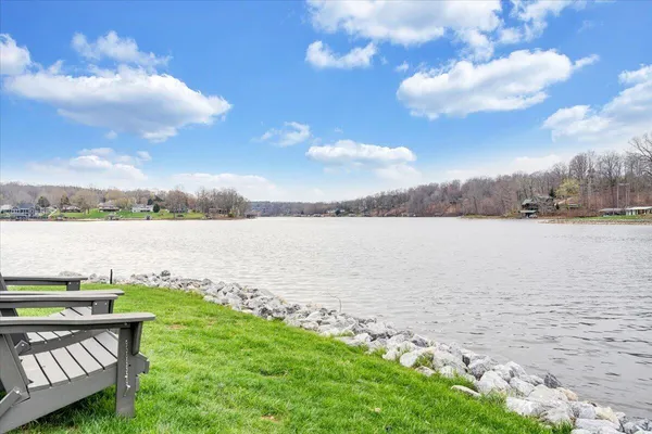 $2,200,000 | 1300 Pats Drive, Moneta, VA 24121