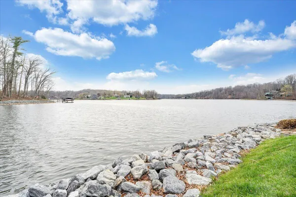 $2,200,000 | 1300 Pats Drive, Moneta, VA 24121