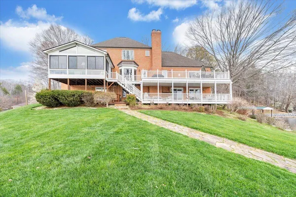 $2,200,000 | 1300 Pats Drive, Moneta, VA 24121