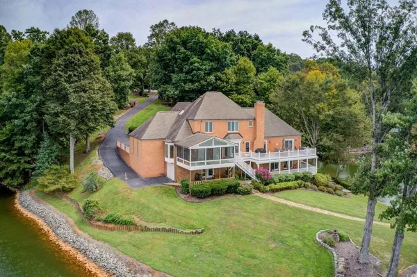 $2,200,000 | 1300 Pats Drive, Moneta, VA 24121