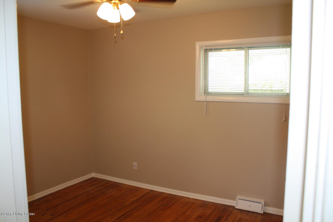 4815 Redstart Road Louisville, KY 40213 - Photo 14 of 27 Bedroom