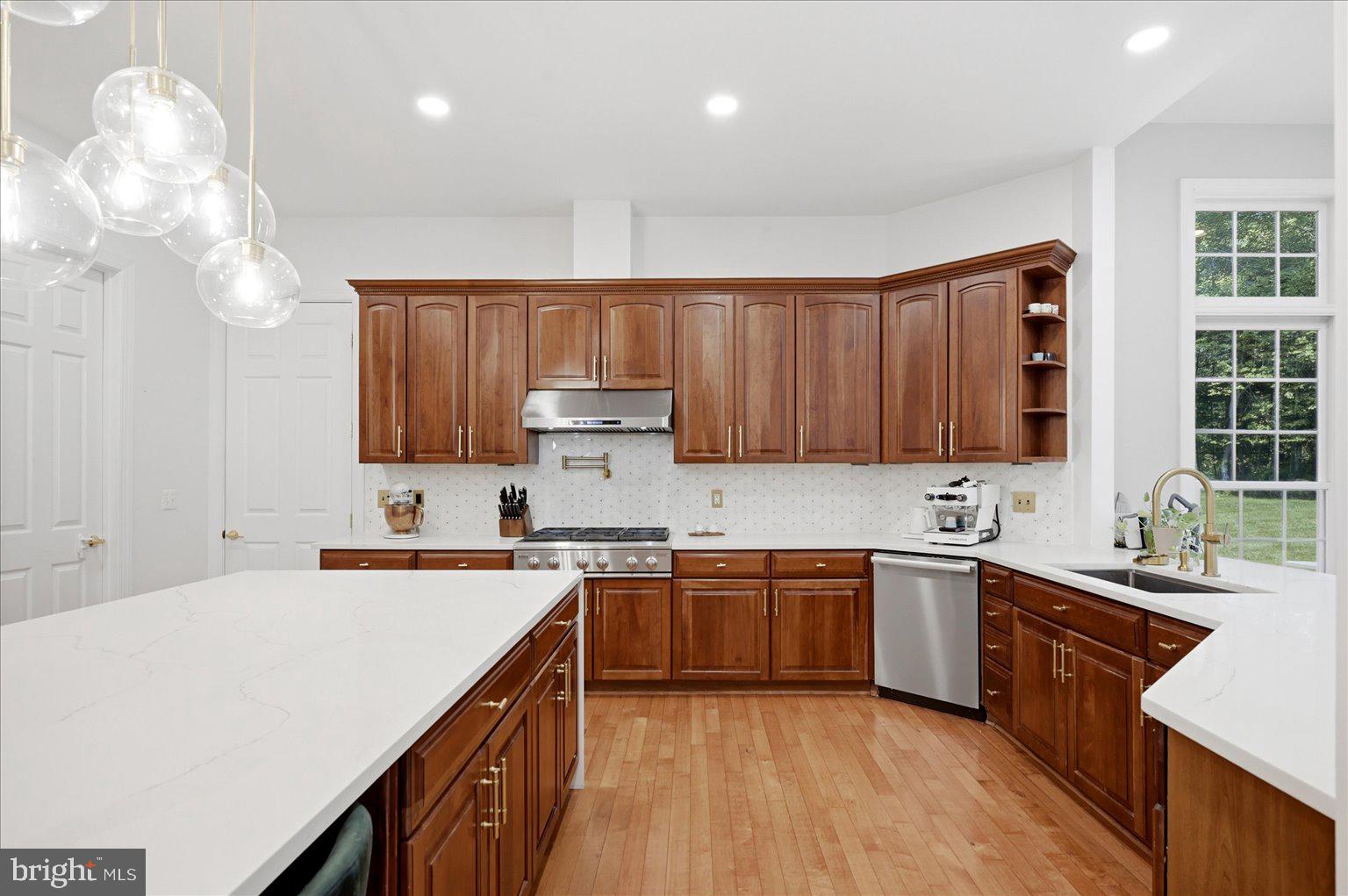 42886 Iron Bit Place Chantilly, VA 20152 - Photo 11 of 60