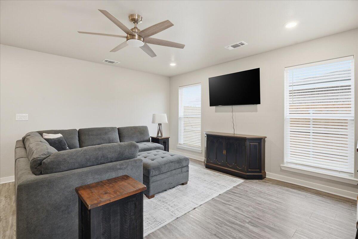 7529 33rd Place Lubbock, TX 79407 - Photo 9 of 23 06-nmkm-6