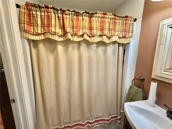 $171,000 | 46 South Washington Avenue, Oxford, NY 13830