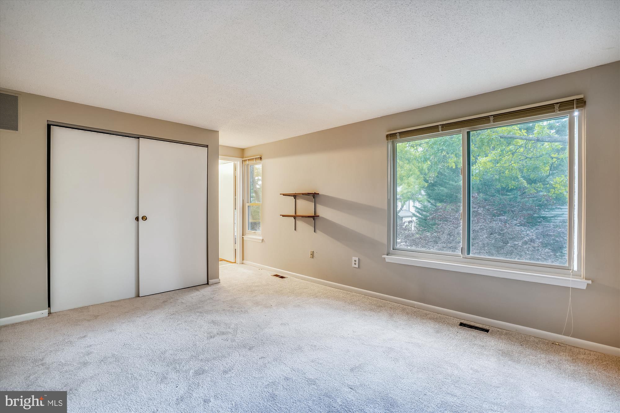 5479 Vantage Point Road, Unit 22 Columbia, MD 21044 - Photo 20 of 36 Great big bedroom