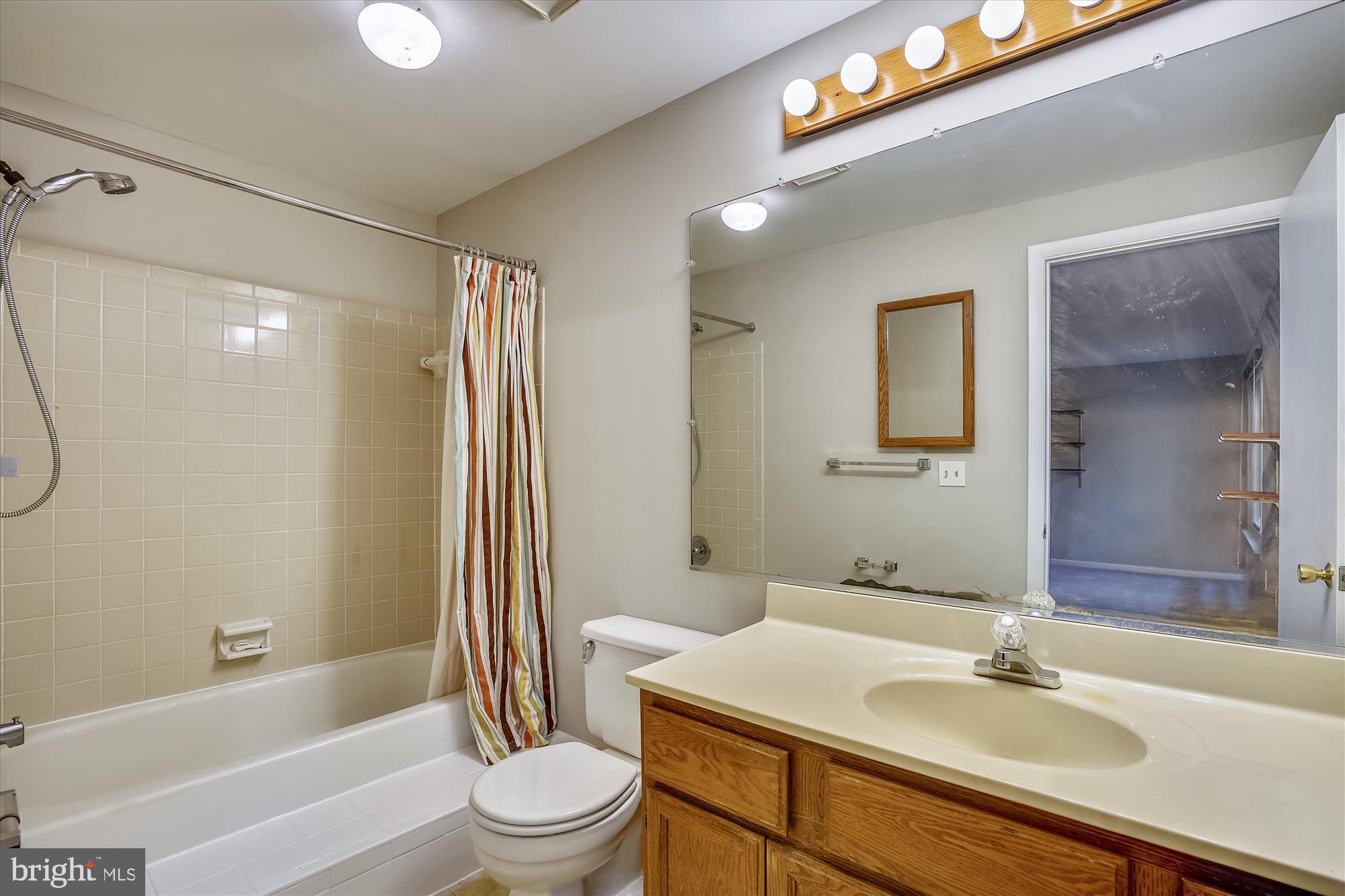 5479 Vantage Point Road, Unit 22 Columbia, MD 21044 - Photo 22 of 36 One of two primary bedrooms each with full bath