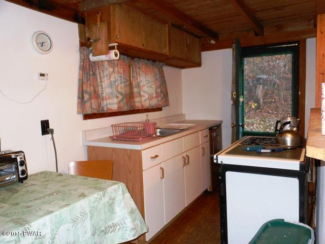 242 Pine Flats Road Dingmans Ferry, PA 18328 - Photo 8 of 13