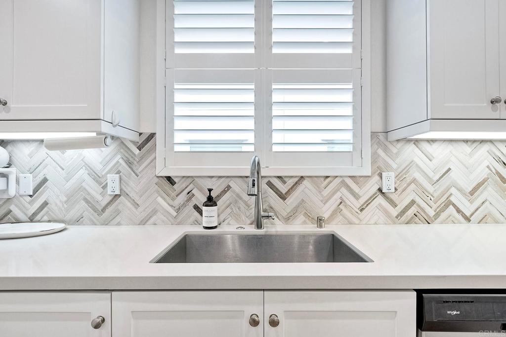 657 Gemstone Drive San Marcos, CA 92078 - Photo 4 of 41