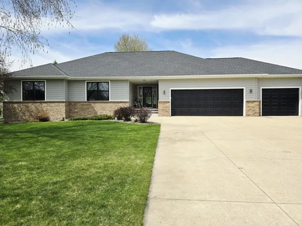 $524,900 | 1406 26th Street Southwest, Austin, MN 55912