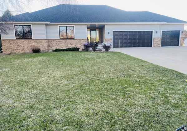 $524,900 | 1406 26th Street Southwest, Austin, MN 55912